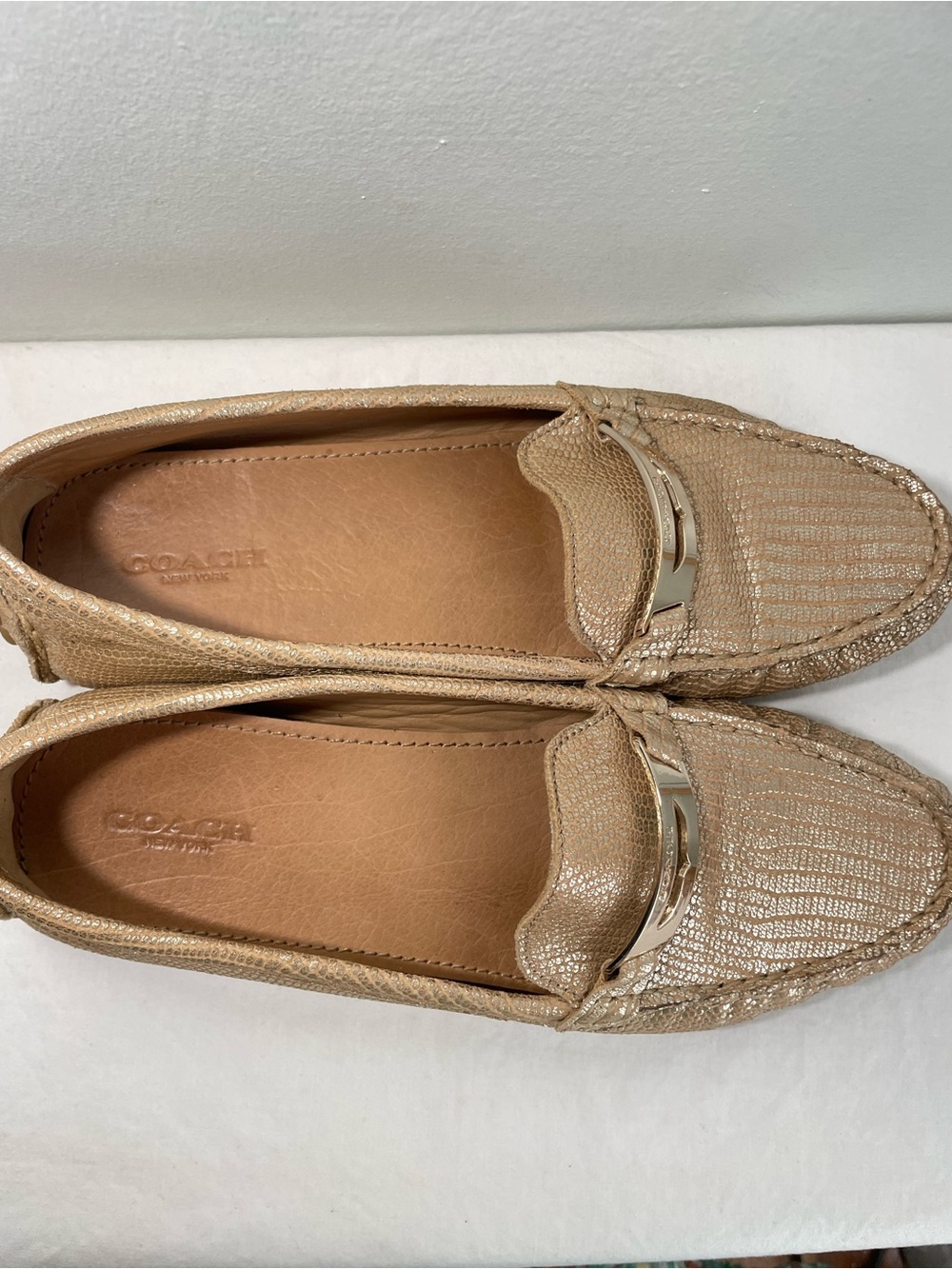Coach Nola Gold Textured Leather Driving Loafers Size 8 B - Picture 12 of 15